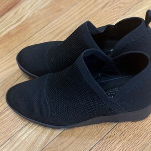 Taryn Rose Black Knit Loafers